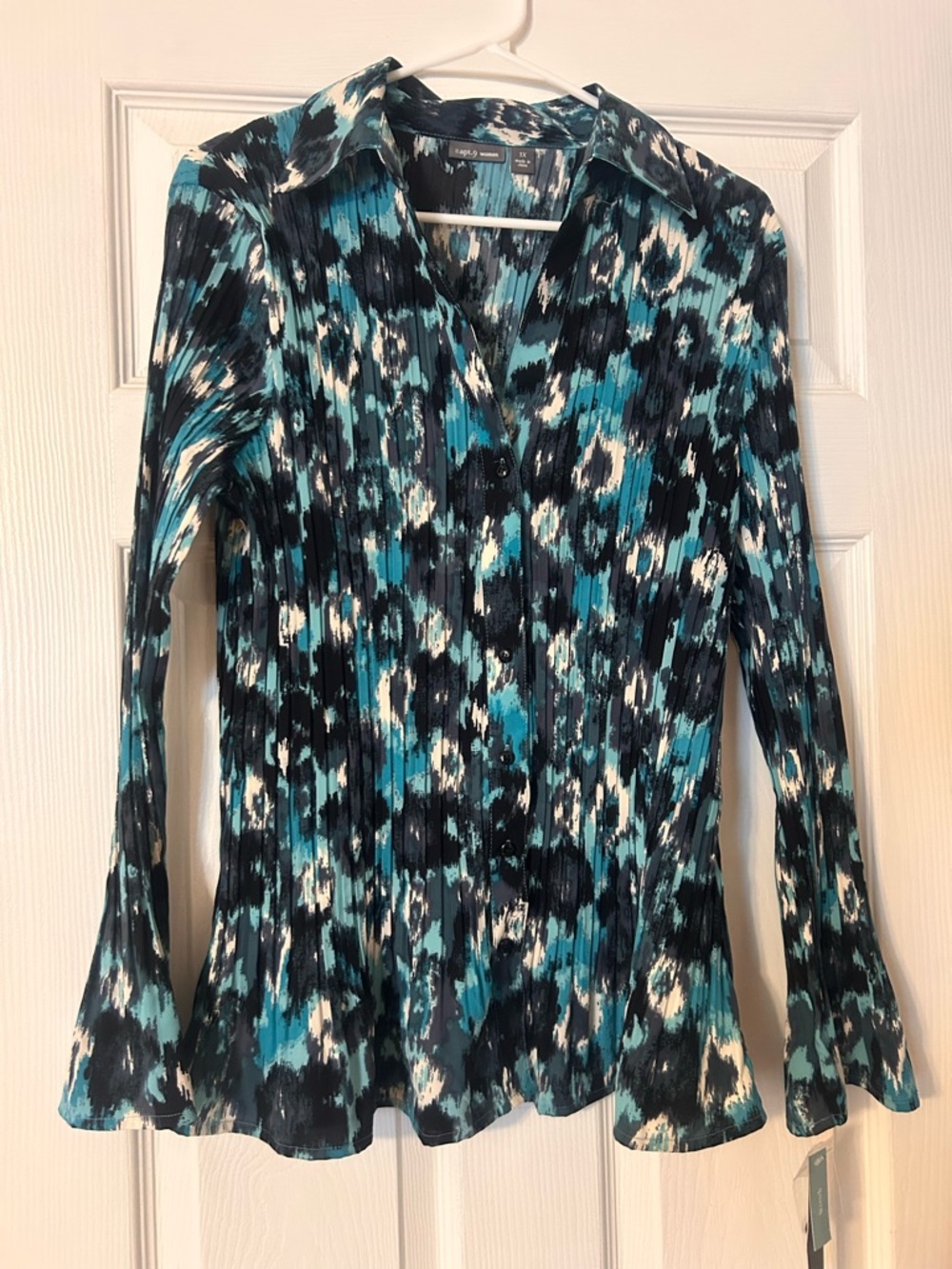 Apt 9 - 1X  - NWT